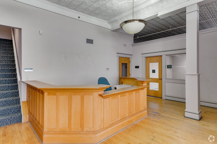348 N Burdick St, Kalamazoo, MI à vendre - Photo intérieure - Image 3 de 20