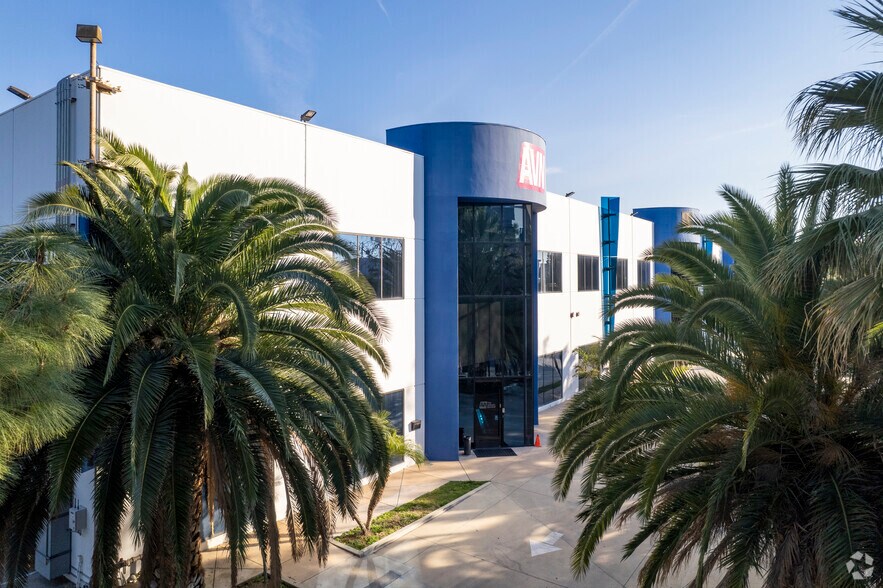 9340-9400 Penfield Ave, Chatsworth, CA for lease - Building Photo - Image 2 of 5