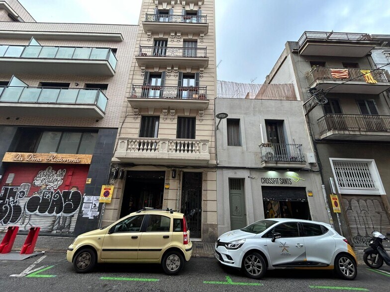 Immeuble residentiel dans Barcelone, Barcelona à vendre - Photo du bâtiment - Image 2 de 3