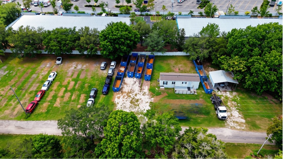 8304 Dakota Dr, Orlando, FL for lease - Primary Photo - Image 1 of 8
