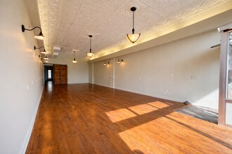 313 Washington St W, Charleston, WV for lease Interior Photo- Image 2 of 2