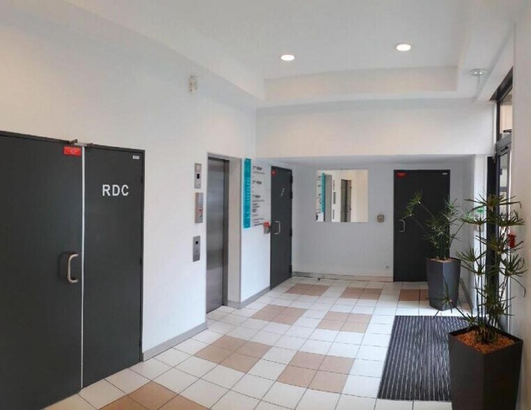 6 Rue Olof Palme, Clichy à louer - Hall d’entrée - Image 3 de 3