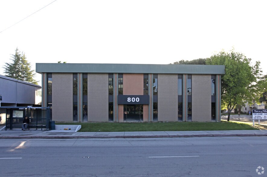 800 N 1st St, San Jose, CA à louer - Photo du bâtiment - Image 3 de 17