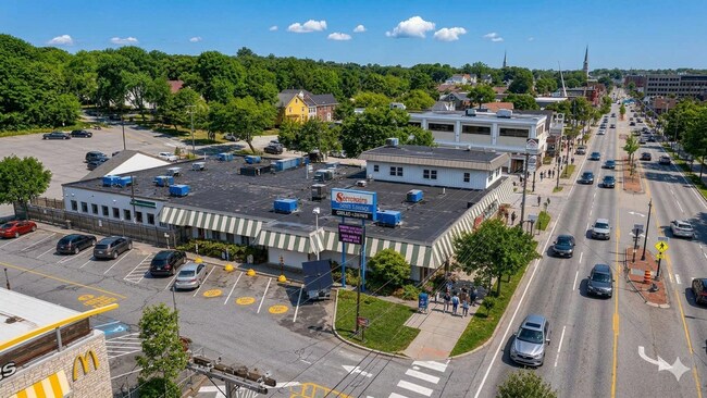 Plus de détails pour 427 Main St, Bangor, ME - Commerce de détail à vendre