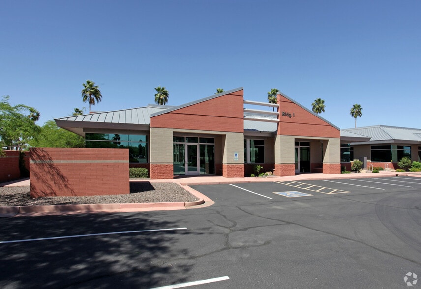 2325 W Guadalupe Rd, Gilbert, AZ for lease - Building Photo - Image 1 of 11