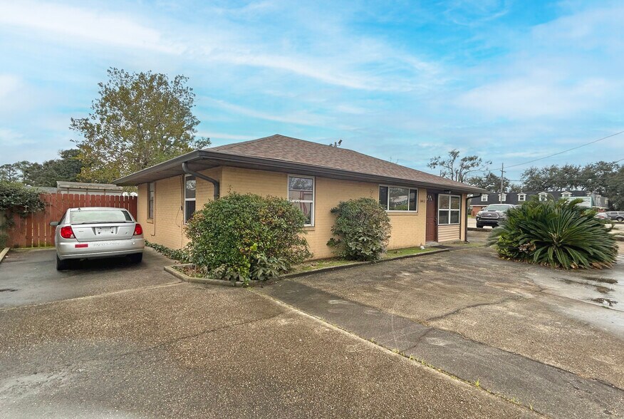 10412 Jefferson Hwy, New Orleans, LA à louer - Photo du bâtiment - Image 2 de 4