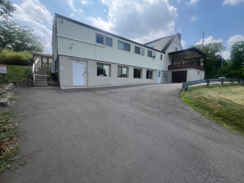 9140 Perry Hwy, Pittsburgh, PA à vendre - Photo du bâtiment - Image 2 de 9