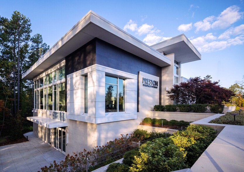 105 Weston Estates Way, Cary, NC à vendre - Photo du bâtiment - Image 1 de 7