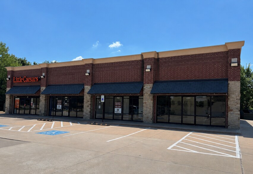 2500-2524 W Edmond Rd, Edmond, OK à louer - Photo du bâtiment - Image 2 de 2