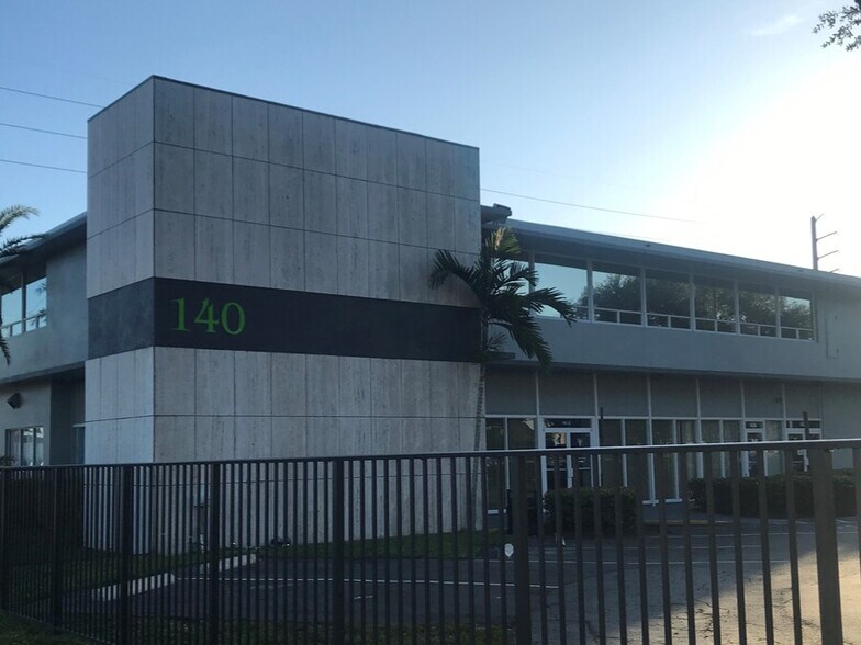 140 S Federal Hwy, Dania, FL à vendre - Photo du bâtiment - Image 3 de 12