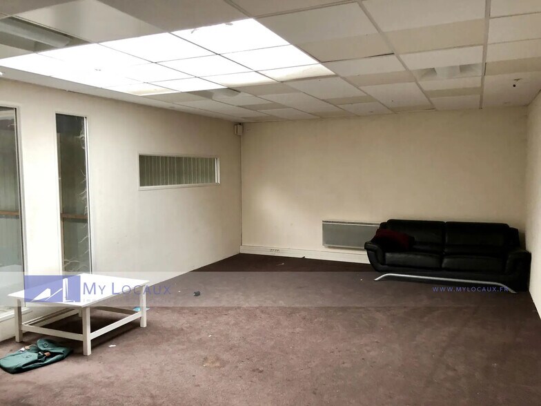 Flex in Beauchamp for lease - Interior Photo - Image 3 of 4