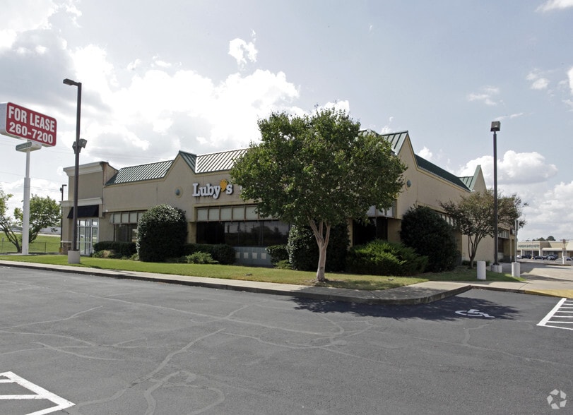 5240 Summer Ave, Memphis, TN à louer - Photo du bâtiment - Image 2 de 5