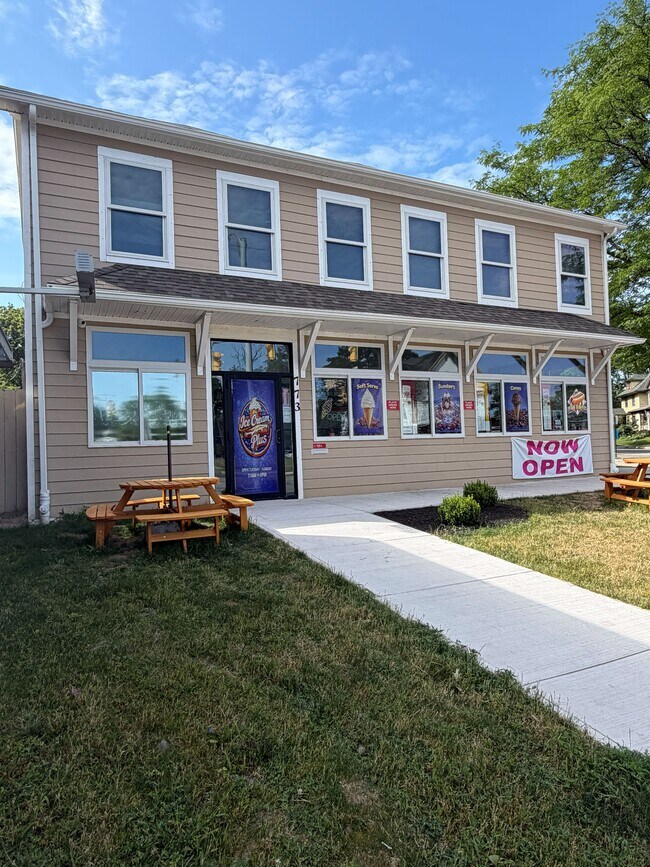 Plus de détails pour 773 E Main St, Rochester, NY - Commerce de détail à vendre