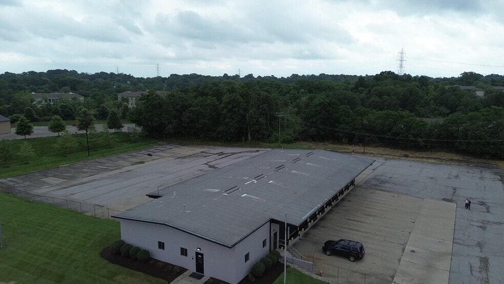 7705 Foundation Dr, Florence, KY for lease - Building Photo - Image 3 of 13