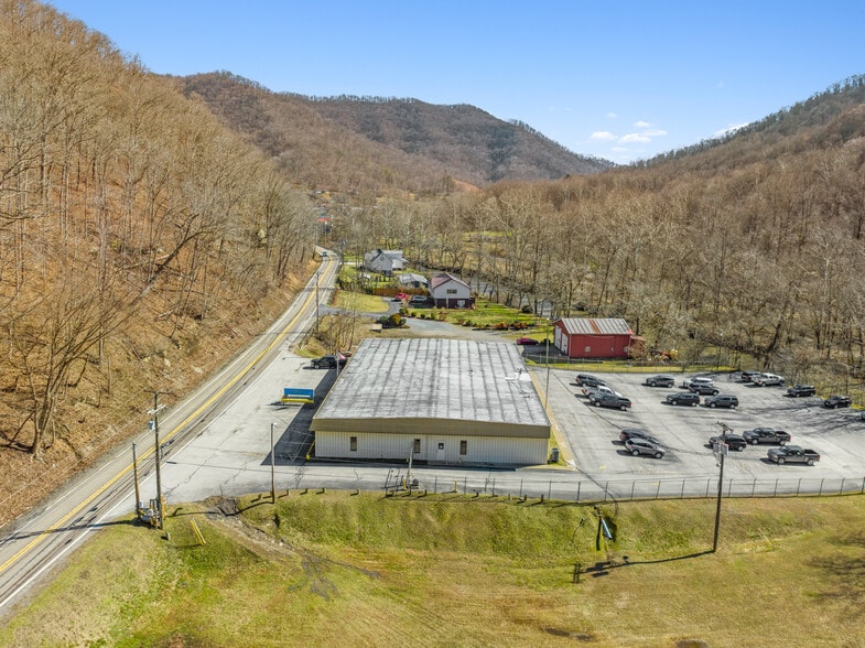 1664 Pond Fork Rd, Madison, WV à vendre - Photo du bâtiment - Image 3 de 4