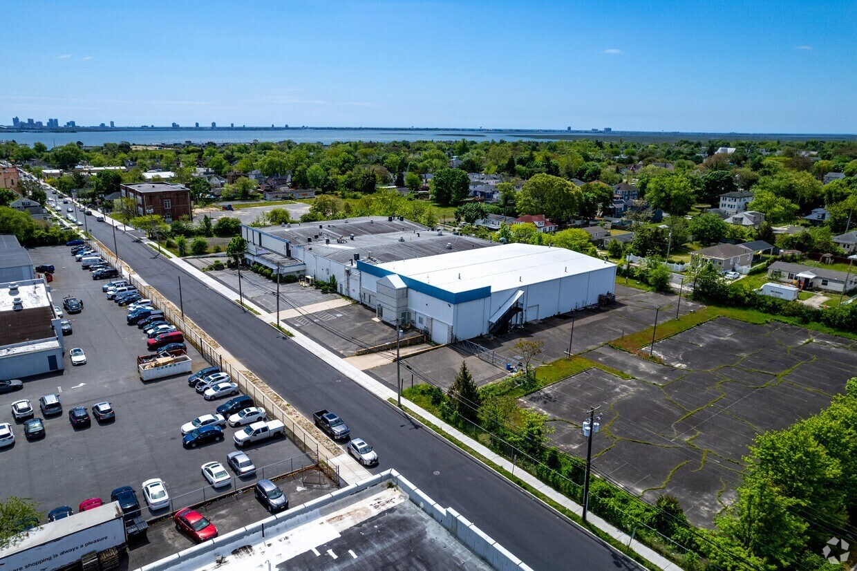 201 W Decatur Ave, Pleasantville, NJ for lease Primary Photo- Image 1 of 2