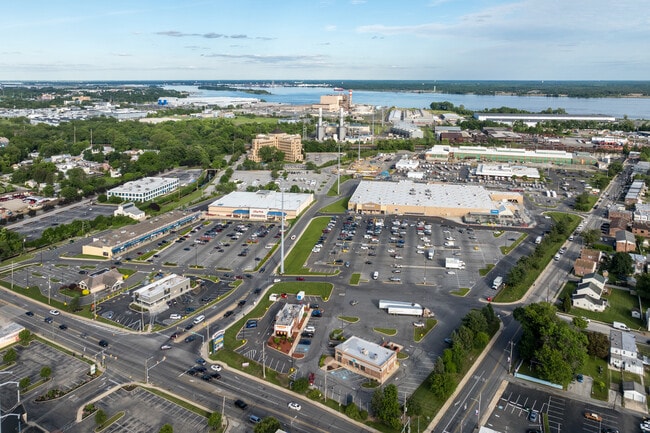 Plus de détails pour 1530-1578 Chester Pike, Eddystone, PA - Commerce de détail à louer