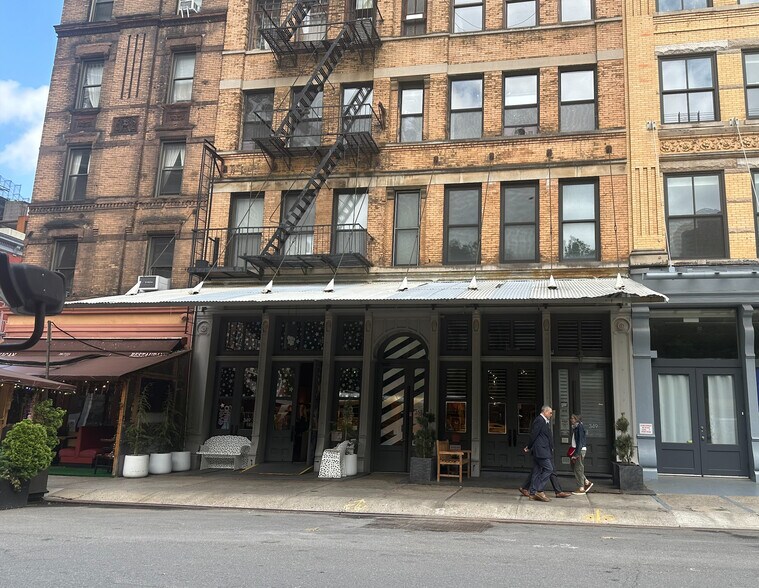 349-351 Greenwich St, New York, NY for lease - Building Photo - Image 1 of 9