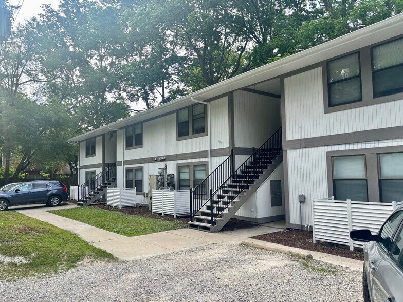 206 S Grove St, Urbana, IL à vendre - Photo du bâtiment - Image 1 de 11