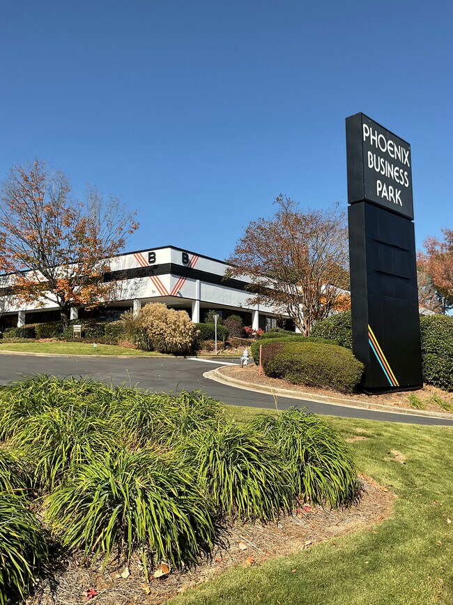 Plus de détails pour 2700 Northeast Expy, Atlanta, GA - Local d'activités à louer