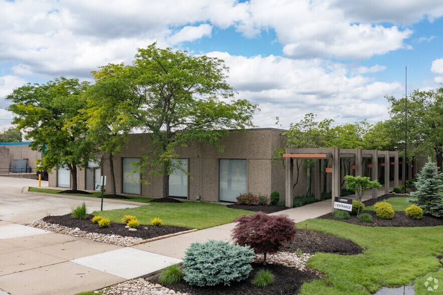 9933 Alliance Rd, Blue Ash, OH à vendre - Photo principale - Image 1 de 4