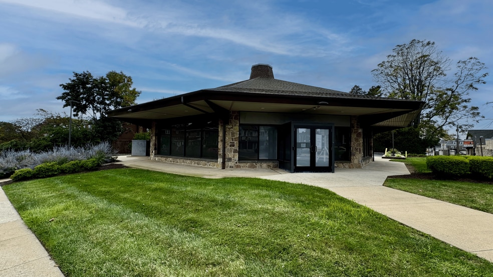 3100 Garrett Rd, Drexel Hill, PA for sale - Building Photo - Image 2 of 6