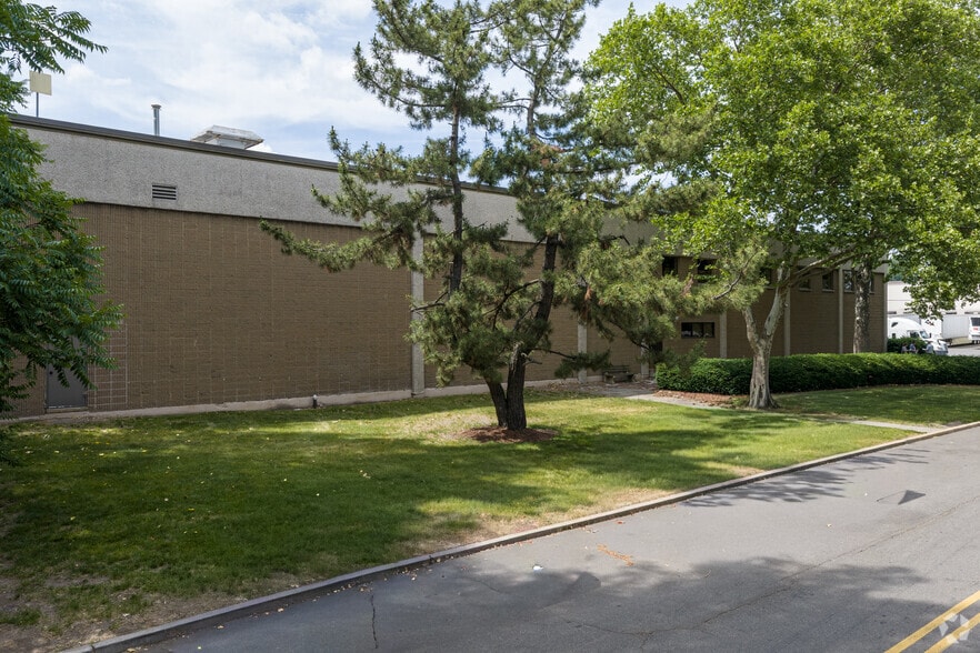 1 Aquarium Dr, Secaucus, NJ for lease - Primary Photo - Image 1 of 6