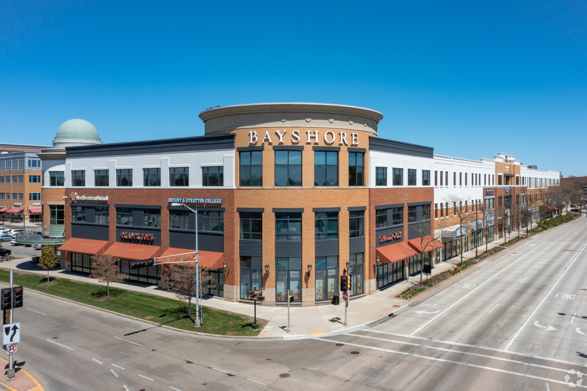 5900 N Port Washington Rd, Glendale, WI for lease Primary Photo- Image 1 of 20