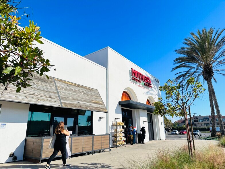 16330-16450 Pacific Coast Hwy, Huntington Beach, CA à louer - Photo du bâtiment - Image 2 de 17