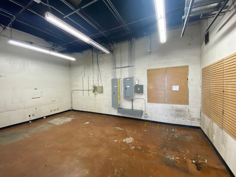 10998 N I-45, Houston, TX à louer - Photo du bâtiment - Image 3 de 11