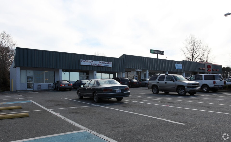 2322 N Church St, Burlington, NC for lease - Building Photo - Image 2 of 6