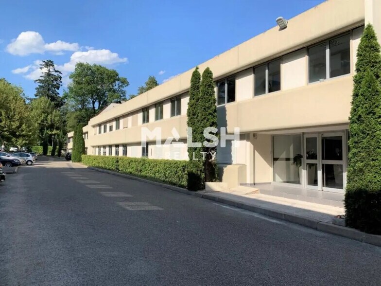 Bureau dans Écully à louer - Photo du bâtiment - Image 1 de 5