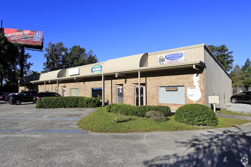 4040-4050 Ashley Phosphate Rd, Charleston, SC for lease - Primary Photo - Image 1 of 9