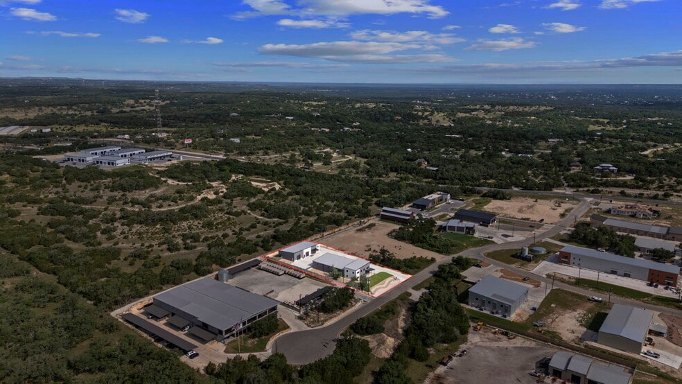 39 Truss Dr, Boerne, TX for sale - Building Photo - Image 2 of 105
