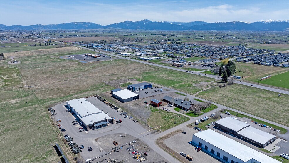 167 All West Trl, Bozeman, MT à louer - Photo du bâtiment - Image 3 de 16