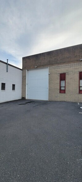 5209 Holland Dr, Beltsville, MD à vendre - Photo du bâtiment - Image 3 de 11