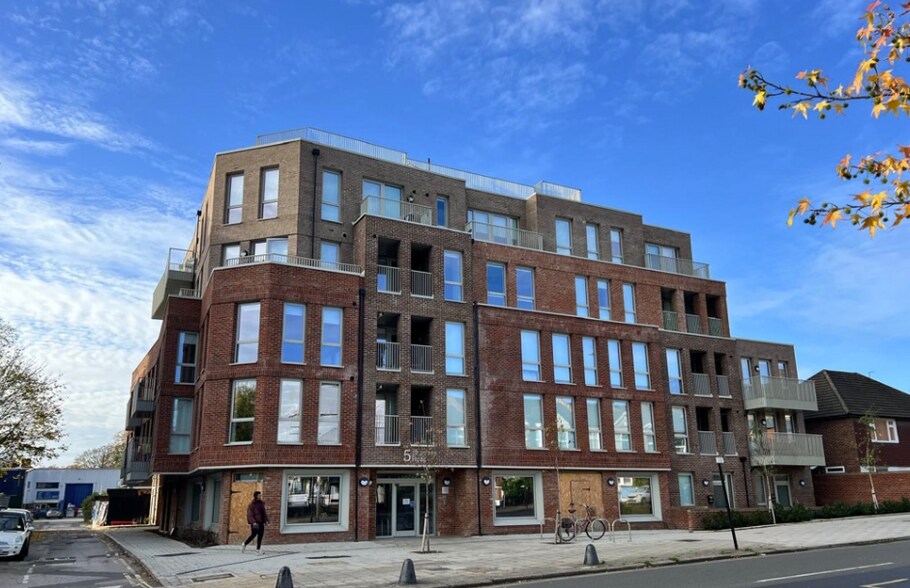 3-5 St Johns Rd, Isleworth à louer - Photo principale - Image 1 de 1