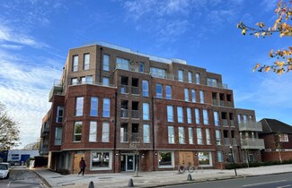 Plus de détails pour 3-5 St Johns Rd, Isleworth - Commerce de détail à louer