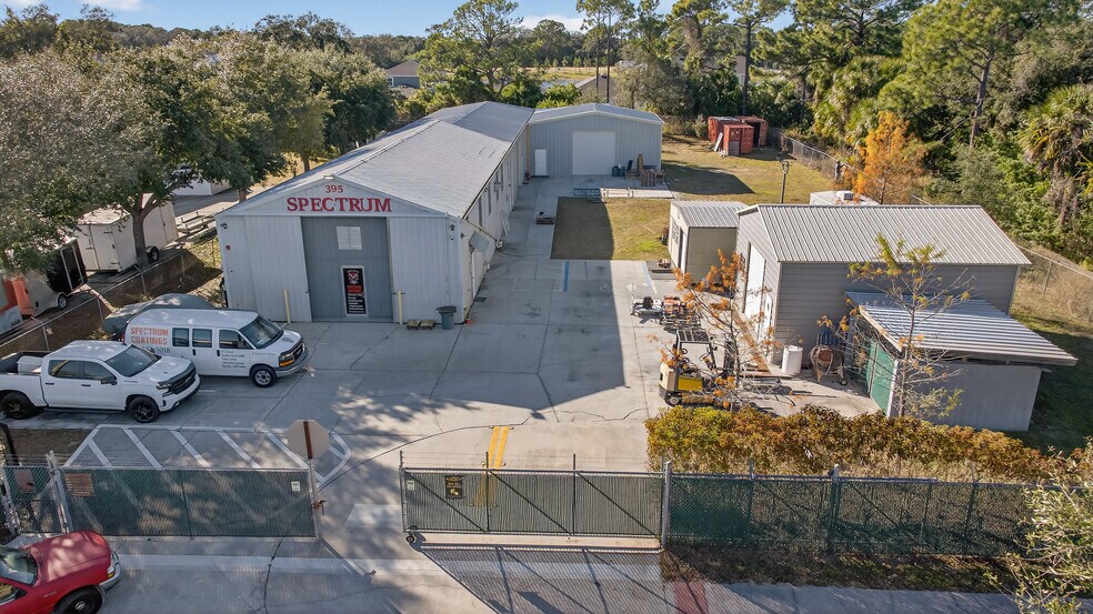 Confident Williams Point Boulevard, Cocoa, FL à vendre - Photo du bâtiment - Image 3 de 9