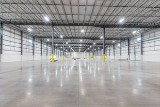 137-147 Commonwealth Dr, Jenkins, PA for lease Interior Photo- Image 2 of 4