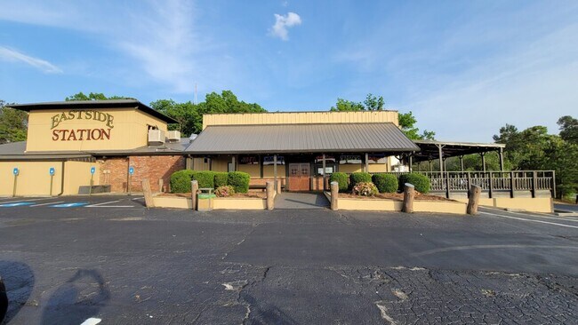 Plus de détails pour 2166 Highpoint Rd, Snellville, GA - Commerce de détail à vendre