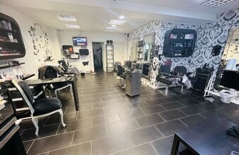 125 High St, Tipton for lease Interior Photo- Image 2 of 3