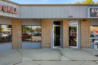 27W181-27W239 Geneva Rd, Winfield, IL à louer Photo intérieure- Image 1 de 9