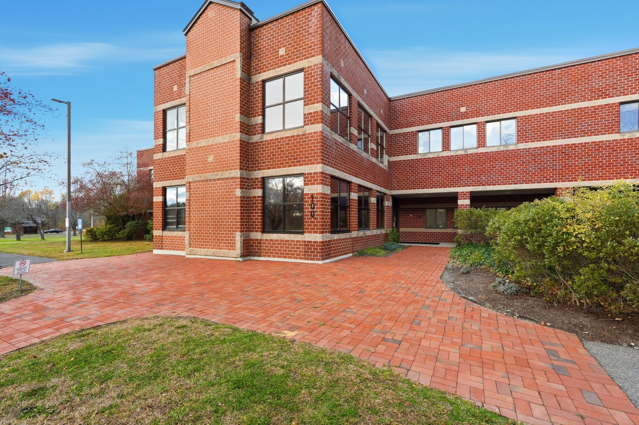 100 University Dr, Amherst, MA for lease Building Photo- Image 1 of 25
