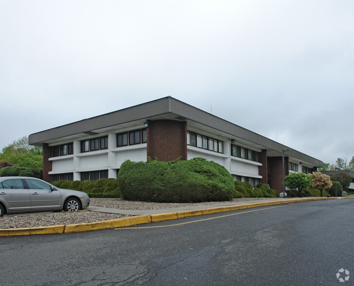 972 Rt 45, Pomona, NY à louer - Photo du bâtiment - Image 3 de 6