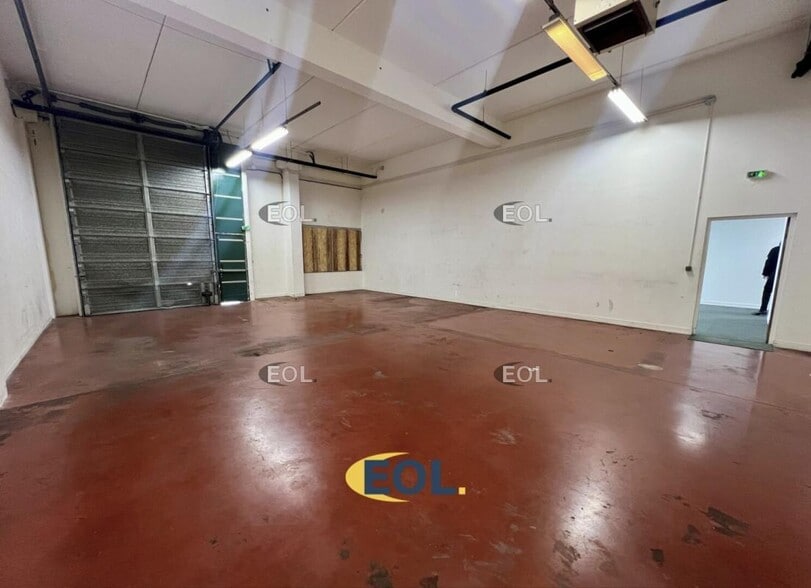 Office in Villepinte for lease - Interior Photo - Image 2 of 11
