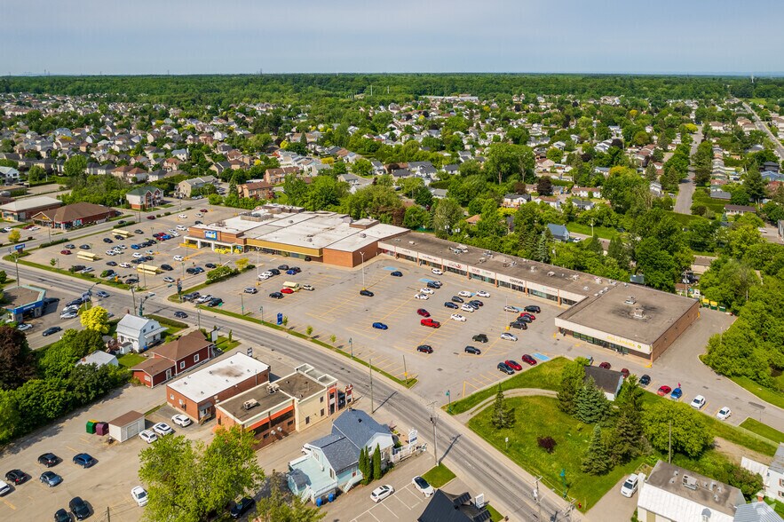 1100 Montée Masson, Mascouche, QC à louer - Aérien - Image 2 de 3