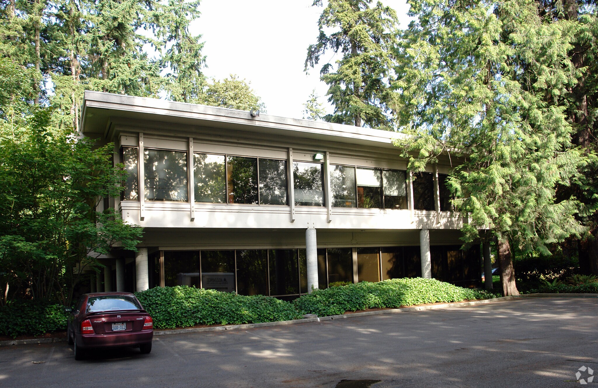 2050 112th Ave NE, Bellevue, WA for lease Primary Photo- Image 1 of 5