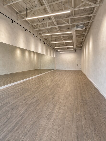 11051-11059 Ventura Blvd, Studio City, CA à louer - Photo du bâtiment - Image 2 de 4