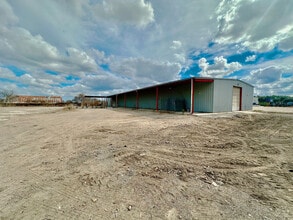 9201B Tavenor Ln, Houston, TX for lease Interior Photo- Image 2 of 5